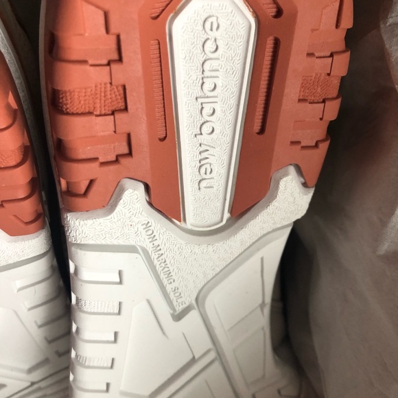 New Balance Au Lait NWB Woman’s - Picture 4 of 14